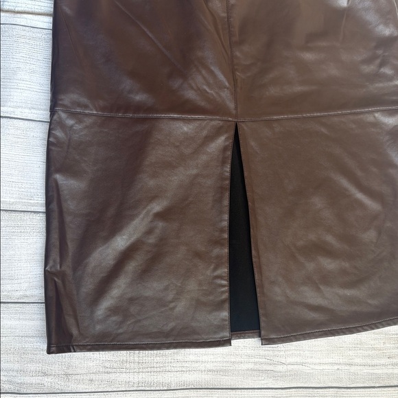Brown Leather UNTUCKit Skirt - Picture 4 of 9